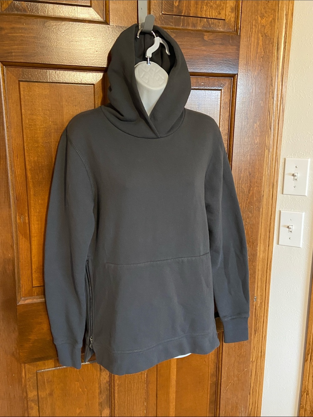 John Elliott Hooded Villain signature slim-fit pullover side zippers Size small